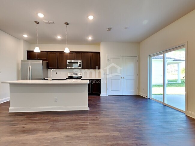 Building Photo - 489 Onate Circle