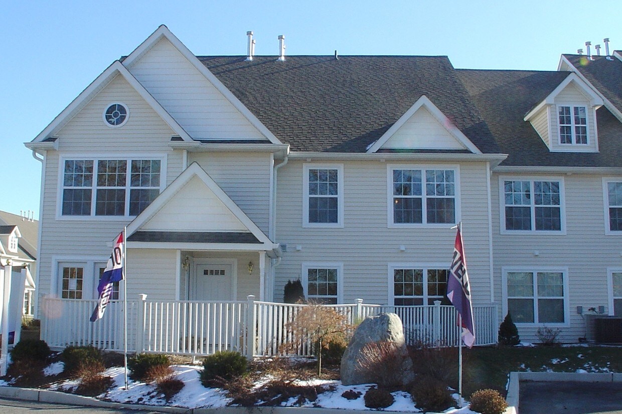 222 Ruth Ct, Middletown, NY 10940 Condo for Rent in Middletown, NY