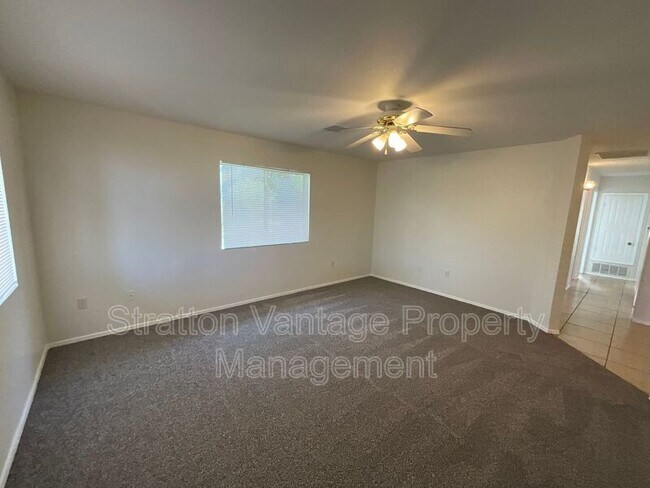 Building Photo - 529 W Melrose Dr