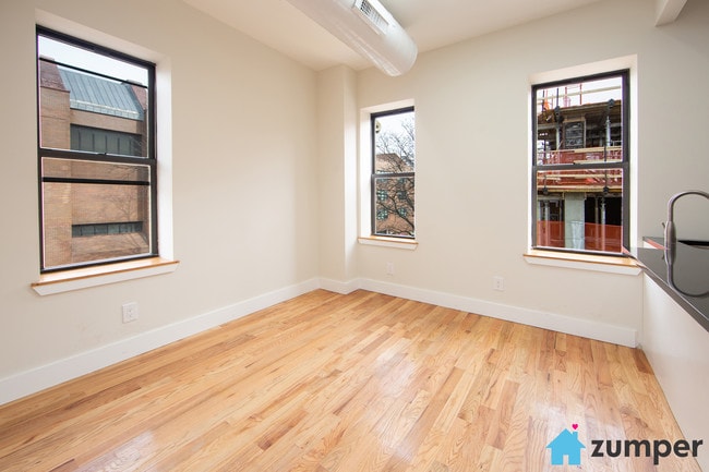 Building Photo - 213 Stuyvesant Ave