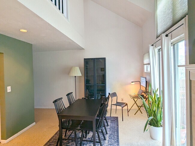 Foto del edificio - 200 Falls Blvd