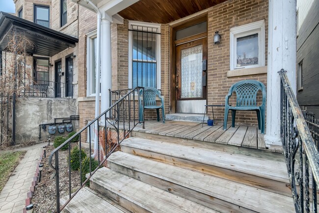 Building Photo - 838 N Campbell Ave