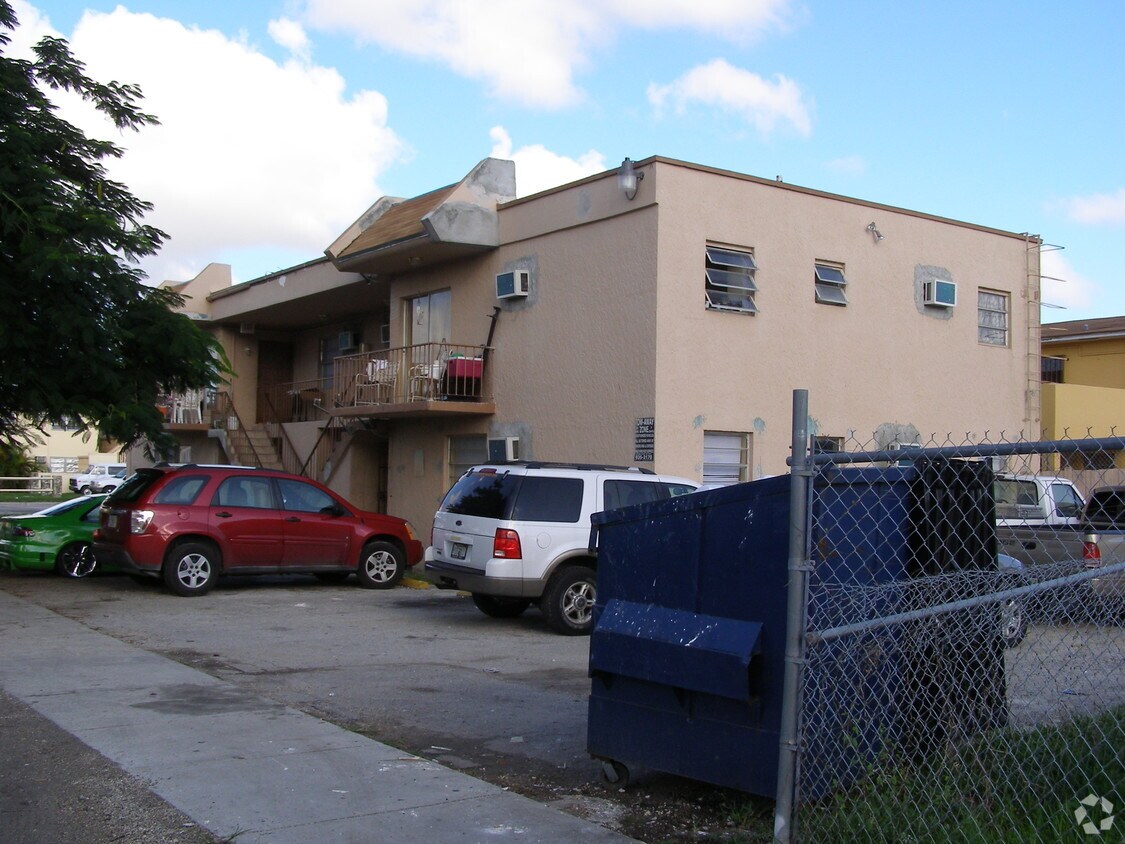 Primary Photo - 2185 NW 19th Ter