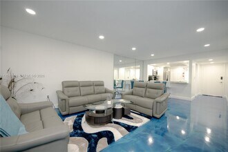 Building Photo - 1551 NE Miami Gardens Dr