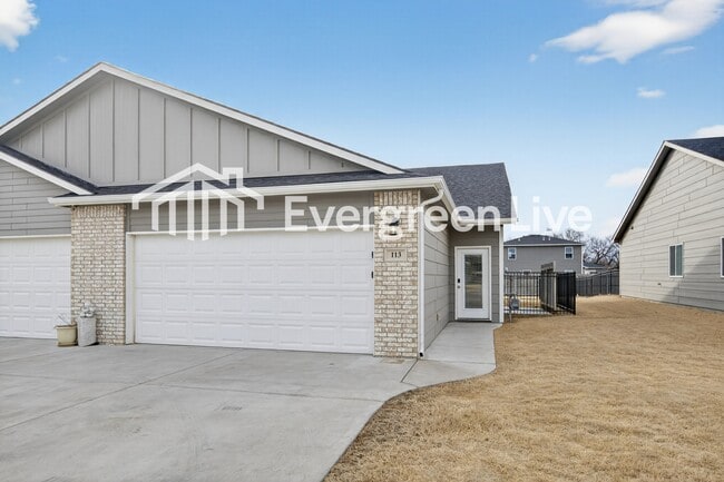 Building Photo - 113 E Santa Fe Cir