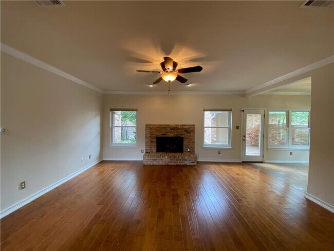 Building Photo - 5600 Sedgefield Dr