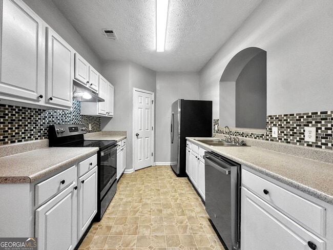 Building Photo - 4110 Robin Cir