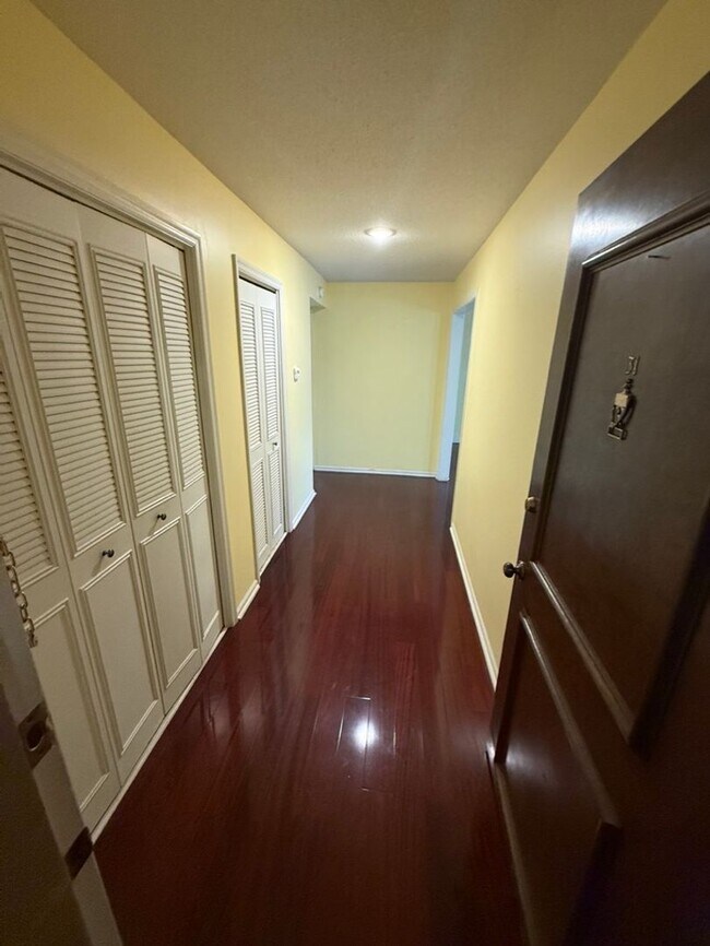 Foto del edificio - Fantastic Centrally Located Condo