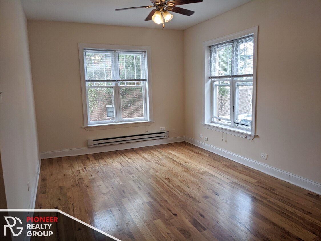 Foto principal - 957 W Cornelia Ave