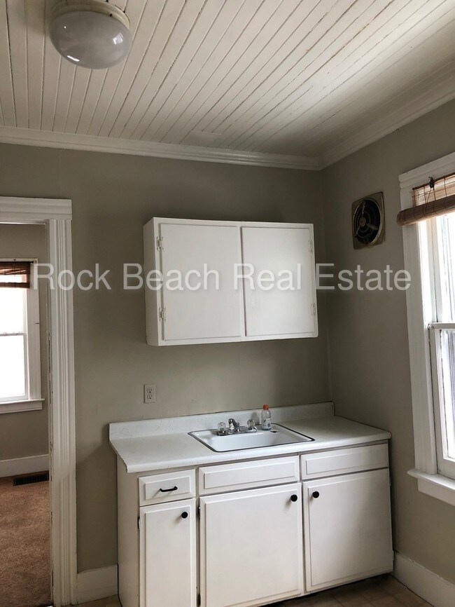 Building Photo - 724 Meigs St