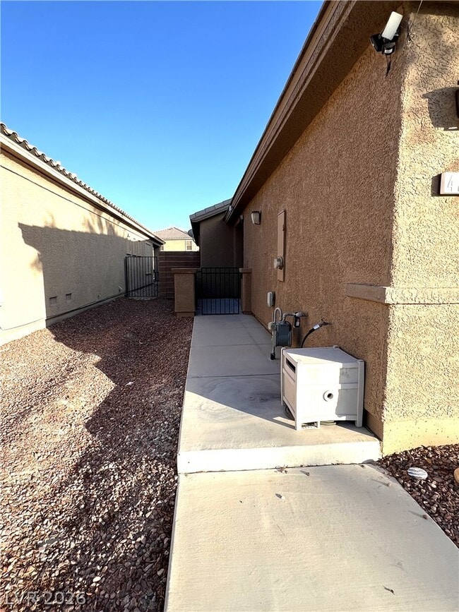 Building Photo - 4205 Gliding Gulls Ave