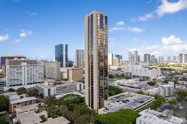 Building Photo - 930 Kaheka St