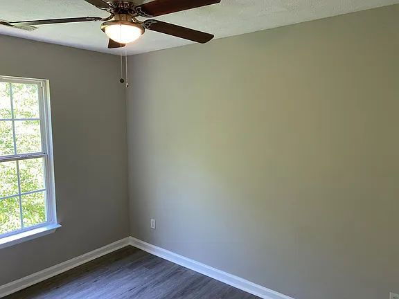 Foto del edificio - "Charming 3-Bed Home with Spacious Layout in Chattanooga!"