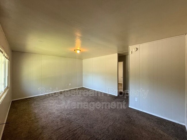Building Photo - 1427 Stuben Dr