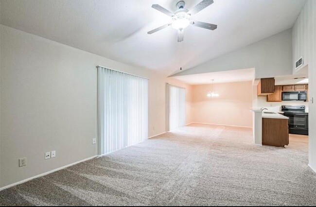 Building Photo - 14911 Wunderlich Dr