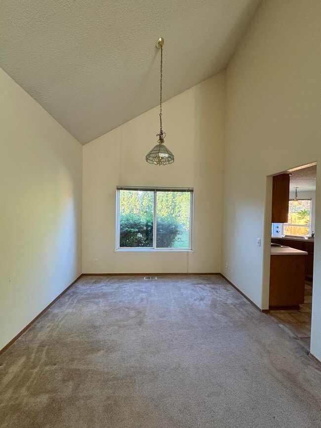 Building Photo - 20205 SW Midline St