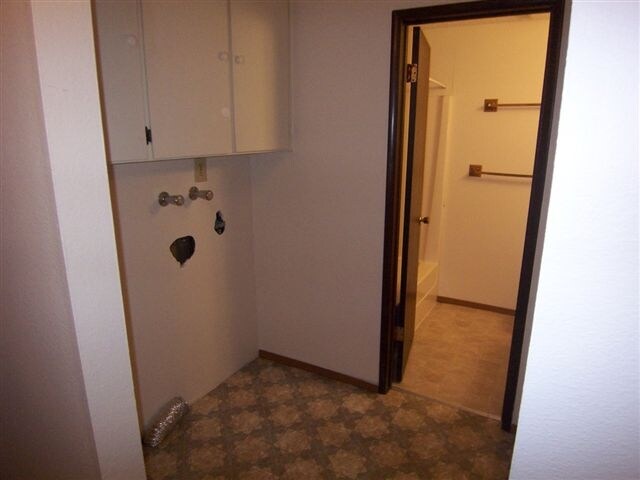 Washer/Dryer Hookups - 409-415 S Third Ave