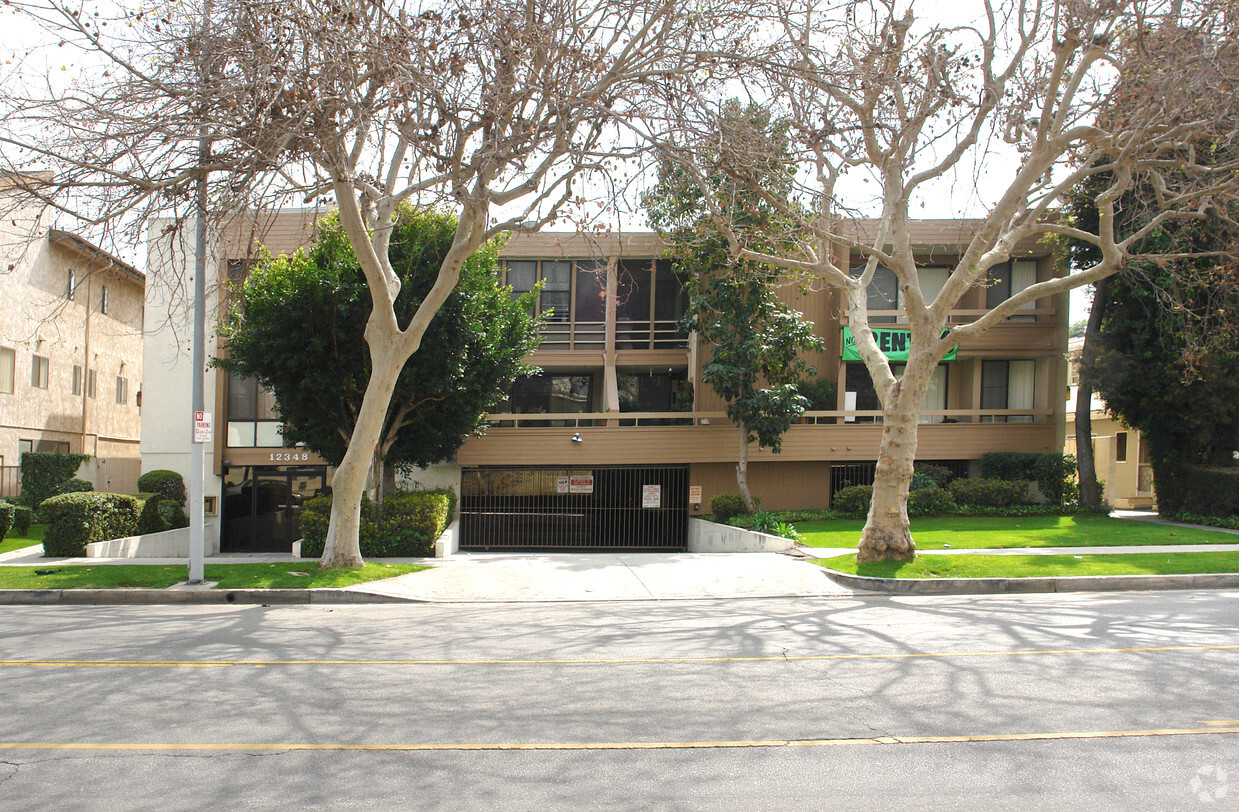 Building Photo - 12348 Magnolia Blvd