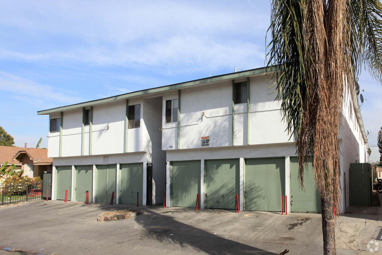 Building Photo - 1050 Gaviota Ave