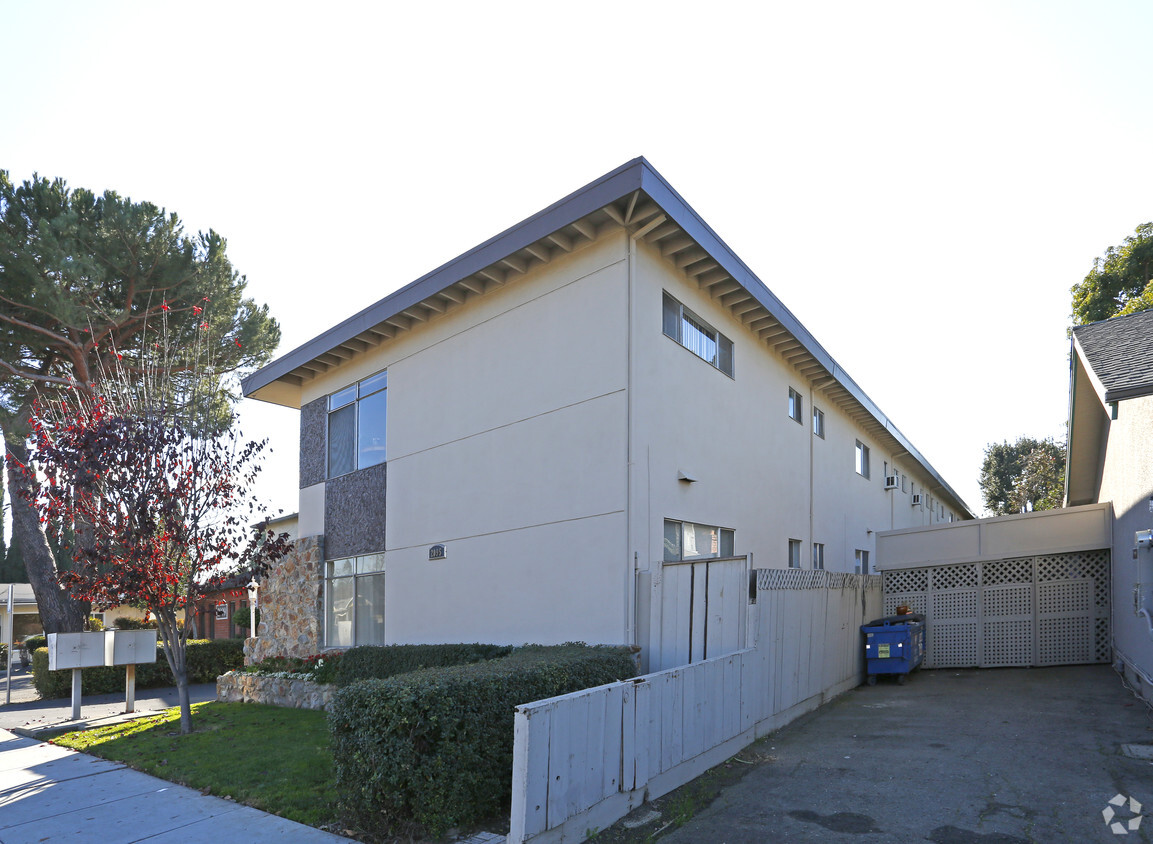 Foto del edificio - 2095 Lincoln Ave