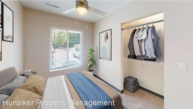 Building Photo - 2 br, 1 bath Apartment - 210 S. Hyland 210...