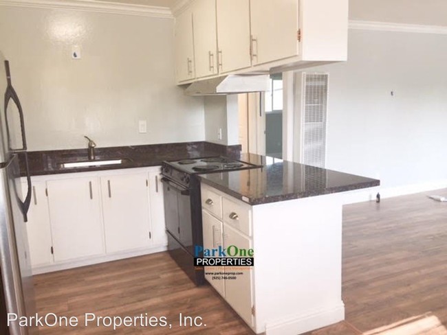 Building Photo - 1491 Bassett Dr