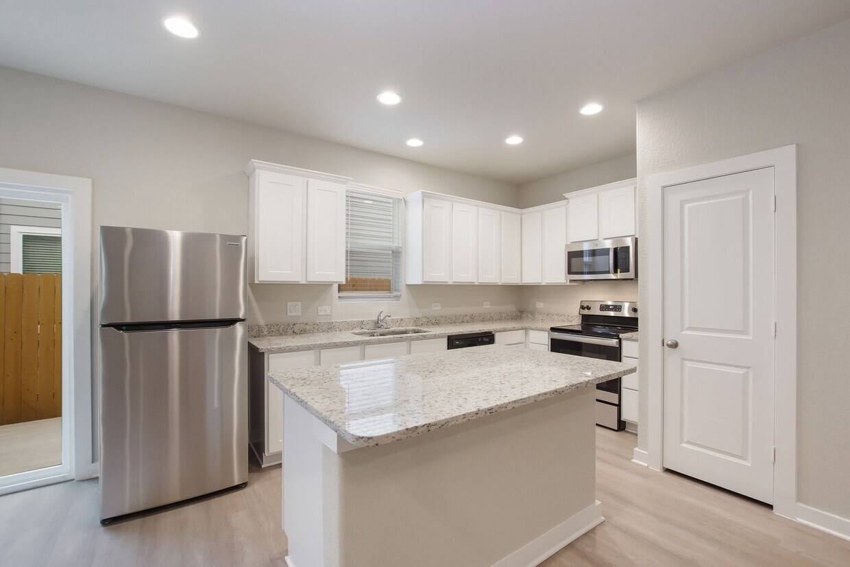 Town Homes At Stadium Point - Town Homes At Stadium Point