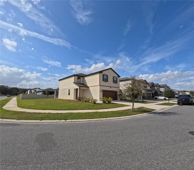 Foto del edificio - 2647 E Lake Pointe Dr