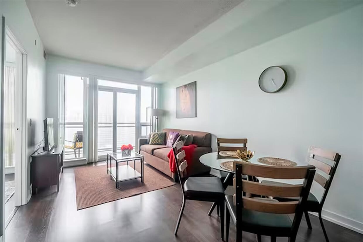 Primary Photo - 89 Dunfield Ave