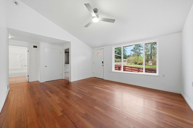 Building Photo - Spacious Lot + Modern Upgrades in Auburn