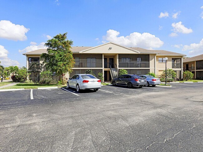 Building Photo - $250 OFF FIRST MONTH RENT!! Affordable & Newly Remodeled 1-Bedroom in the Heart of Fort Myers!