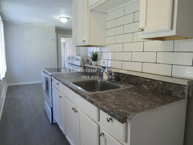 Foto del edificio - 1710 Thelma St