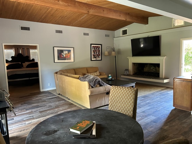 Foto del edificio - 1501 Nova Ln