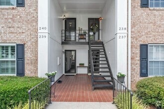 Building Photo - 925 Cleveland St