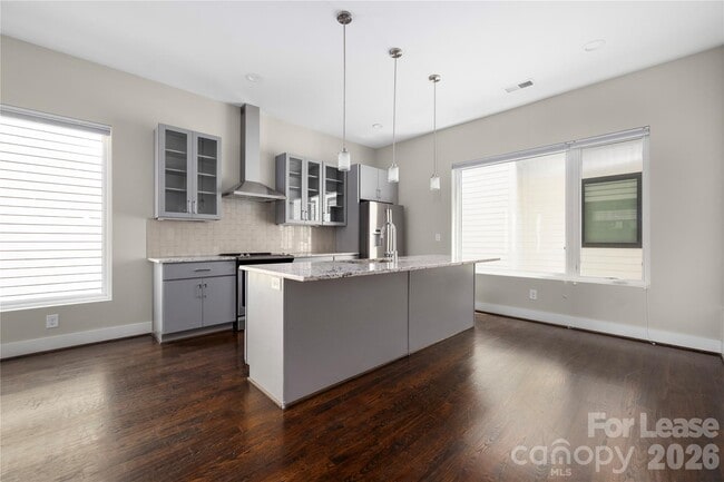 Building Photo - 1008 Westbrook Dr