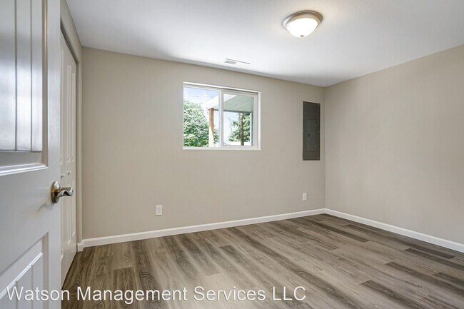 Building Photo - 4 br, 2 bath House - 18610 SE Mill St A