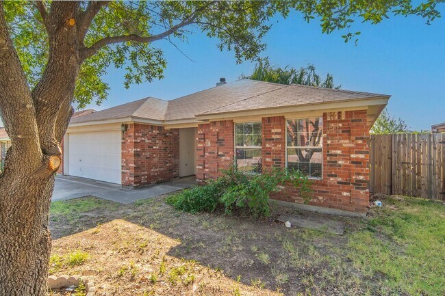 Building Photo - 1205 N Rhea Dr