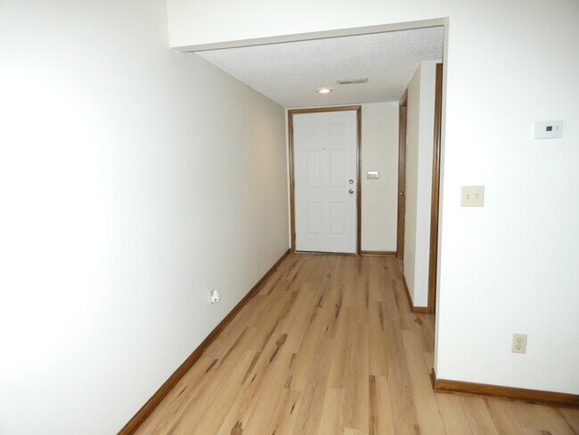 Foto del edificio - Beautiful Town Home in Park Hill School Di...
