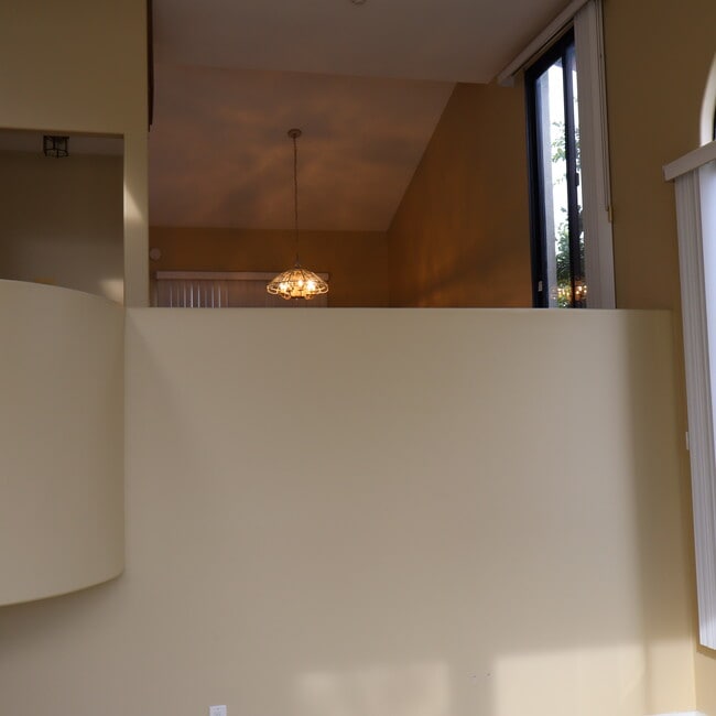 Building Photo - 515 N Gertruda Ave