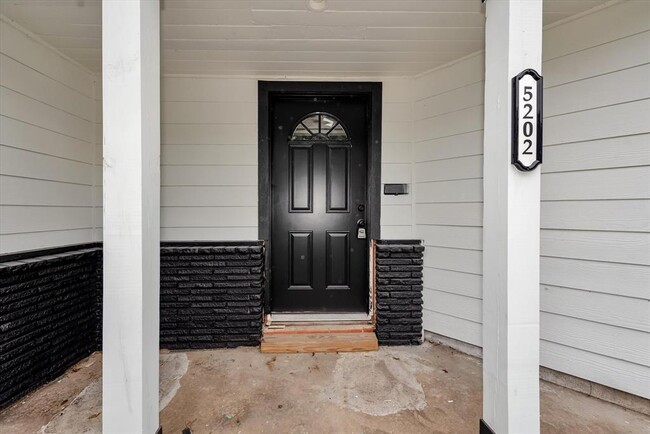 Building Photo - 5202 Cortelyou Ln