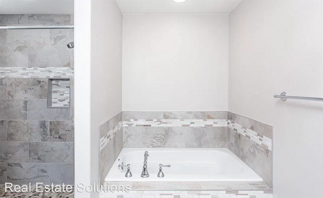 Building Photo - 3 br, 2.5 bath House - 4750 W Kaylee River...