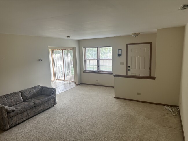 Building Photo - 1167 Greenwood Cir