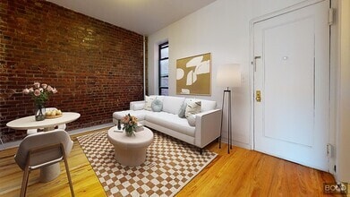 Building Photo - 312 E 91st St