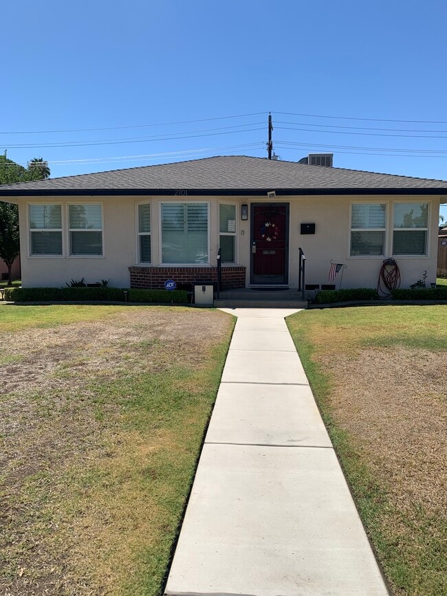 Building Photo - 2701 Truxtun Ave
