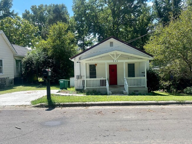 Foto del edificio - Adorable 2 bd 1 ba home . Located in Besse...