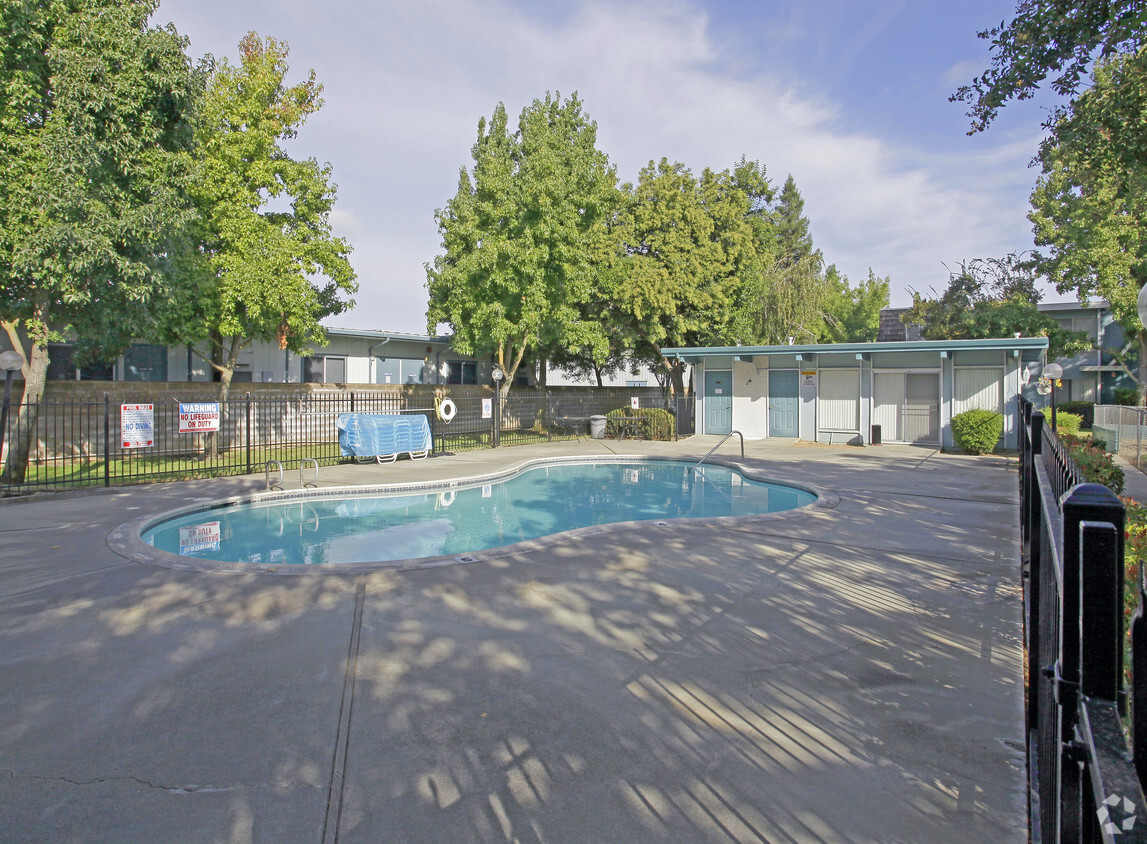 Pool - Brittany Arms Apartments