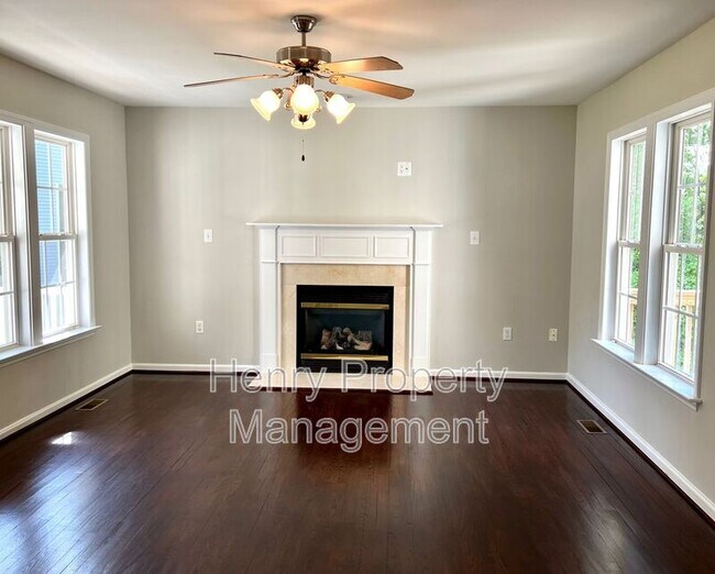 Foto del edificio - 104 Back Woods Cir