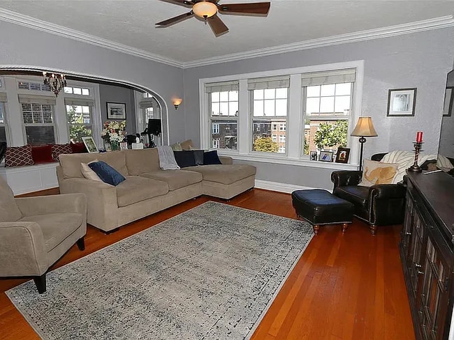Foto del edificio - 6218 Southwood Ave