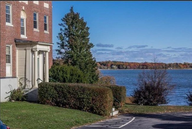 Building Photo - 1 Ricker Park