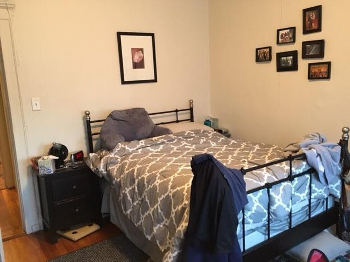 Foto principal - Nicely renovated 1 bed in a prime location...